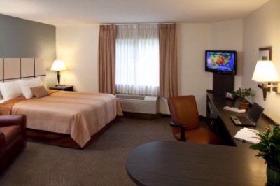 Candlewood Suites - Kitchen
