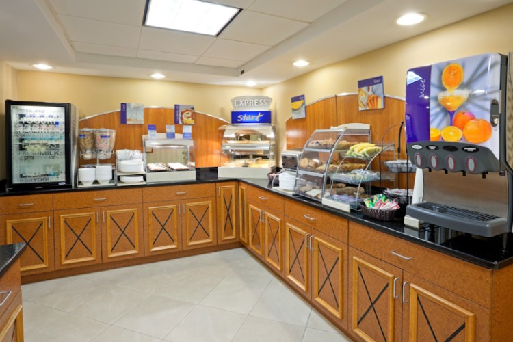 Holiday Inn Express Hotel & Suites - Meeting Room