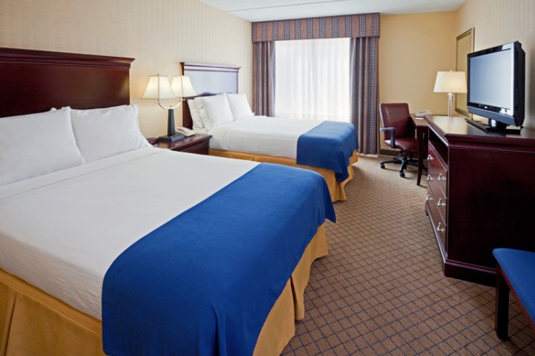 Holiday Inn Express Hotel & Suites - Suite