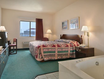 Super 8 Valparaiso - Hotel Jacuzzi Room