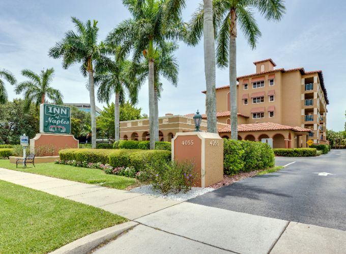 Inn of Naples - 