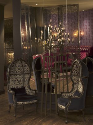 Crimson Lounge