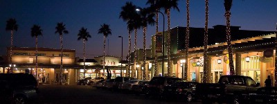 Crowne Plaza San Marcos Golf Resort - Downtown At Christmas