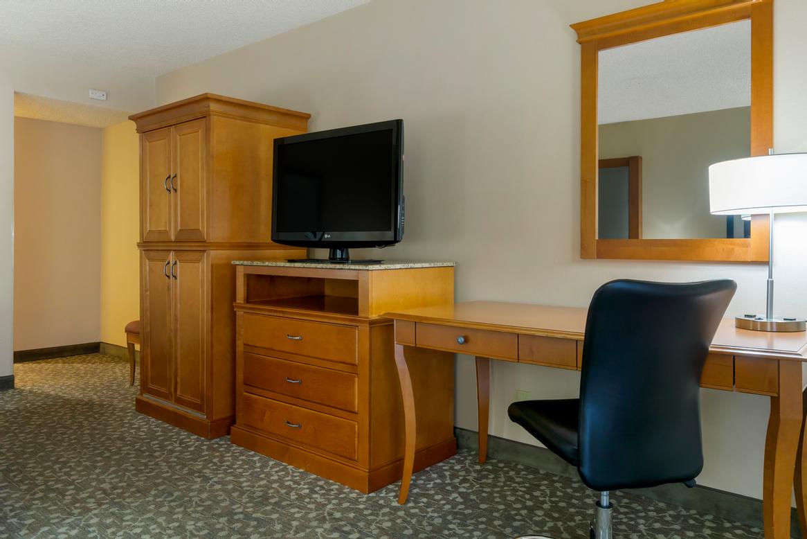 Best Western Harbor Plaza - 