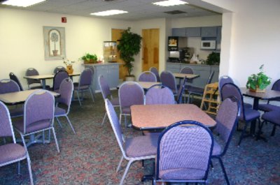 Best Budget Inn - Breakfast And Hospitality Room