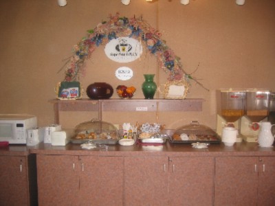 Super 8 - Super 8 Breakfast Bar