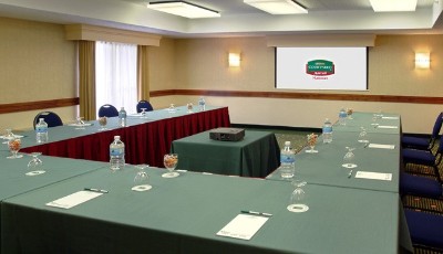Hanover Courtyard - Banquet Space Ideal For A Post-wedding Brunch Or Small Corporate Meeting
