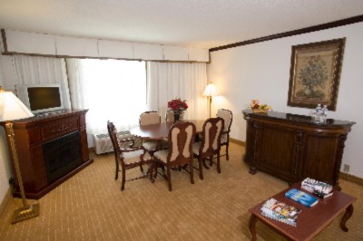 Holiday Inn Chicago Oakbrook - Presidential Suite