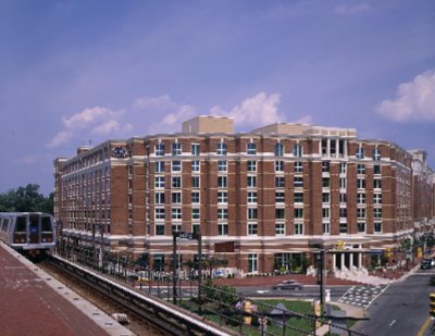 Hilton Old Town Alexandria - 