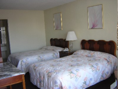 Econo Lodge - 