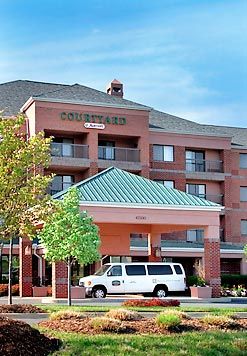 Courtyard Dulles Town Center - 