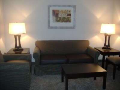 Holiday Inn Express & Suites Kendall East Miami - Bedroom Living Room