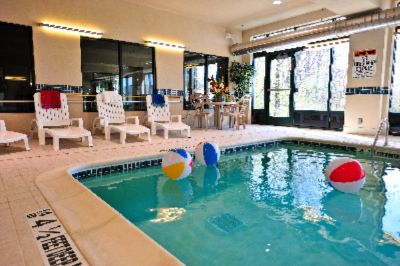 Holiday Inn Express Syracuse Airport - Indoor Heated Pool