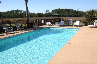 Creekside Lands Inn - Crabbing And Fishing Dock