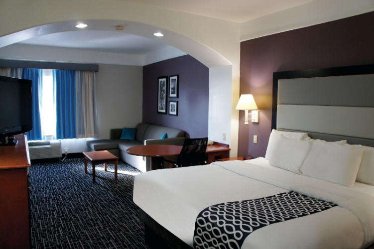 La Quinta Inn & Suites - Our Spacious Suites Are Sure Make Your Stay More Enjoyable