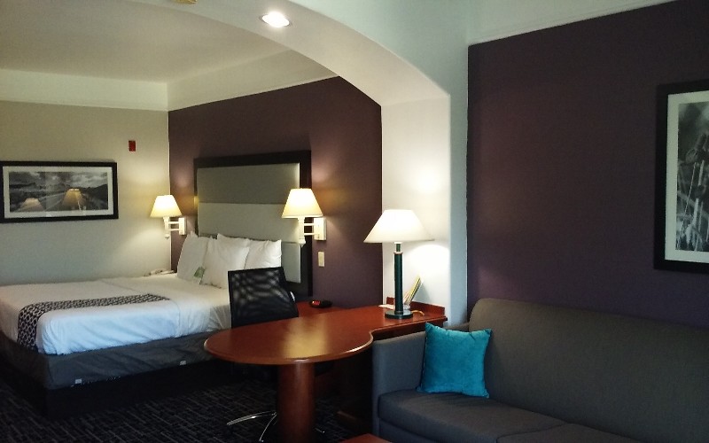 La Quinta Inn & Suites - A Larger Workspace Will Help You Get Your Work Done Sooner Giving You More Time To Relax