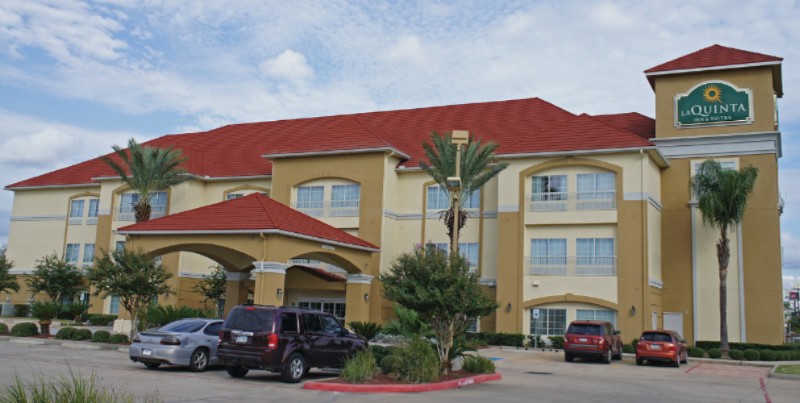 La Quinta Inn & Suites - Newer Hotel Conveniently Located Near Area Attractions
