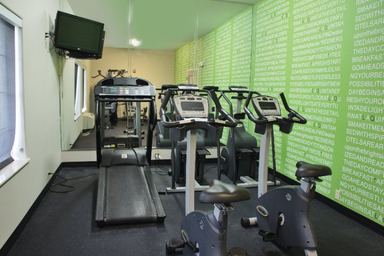 La Quinta Inn & Suites - Get A Complete Workout In Our Fitness Room