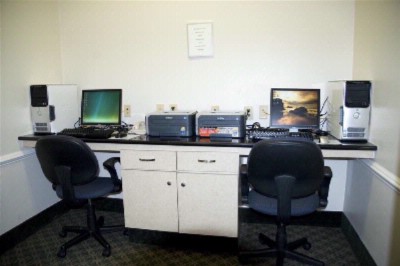 La Quinta Inn & Suites - Check Emails Print Boarding Passes Or Get Directions In Our Business Center