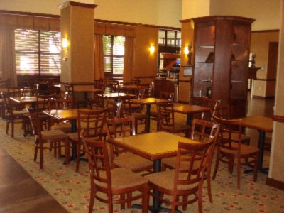 Holiday Inn Express - 