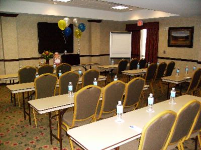 Holiday Inn Express - 