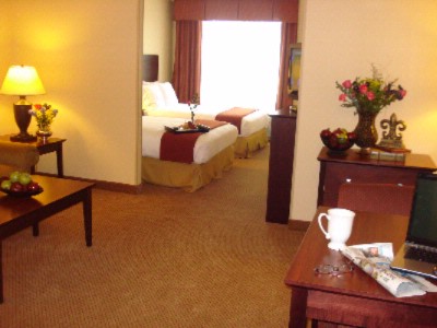 Holiday Inn Express - 