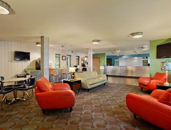 Super 8 Motel - 