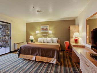 Super 8 Motel - 