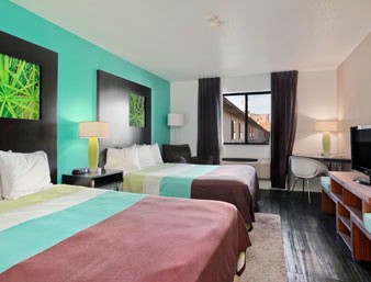 Super 8 Motel - 