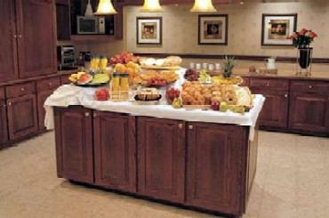Country Inn & Suites by Carlson Newark Airport - Complimentary Continental Breakfast