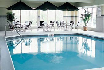 Country Inn & Suites by Carlson Newark Airport - Largest Climate Controlled Indoor Pool