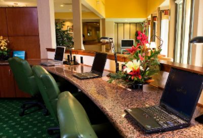 Courtyard by Marriott - Business Center