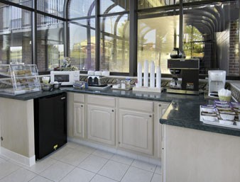 Howard Johnson Express Inn - 