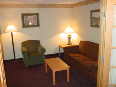 Americinn Lodge & Suites - Large Variety Of Rooms Available From Standard Rooms To 2-room Whirlpool/fireplace Suites