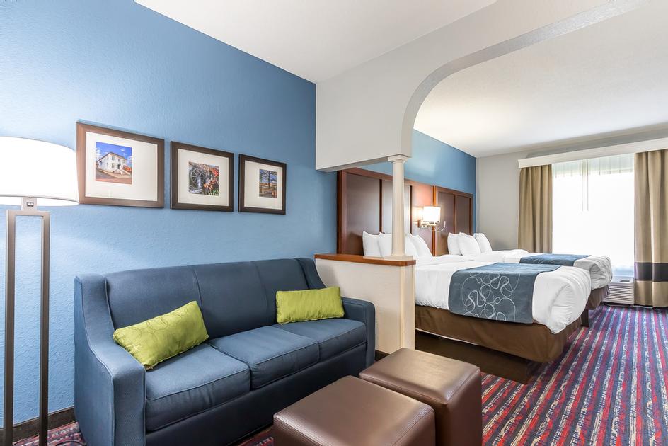 St. Charles Comfort Suites - Business Center