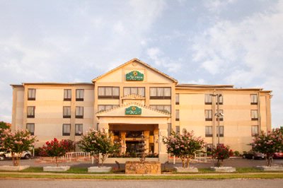La Quinta Inn & Suites - Exterior La Quinta Hotel Memphis Sycamore View Tn