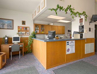 Clinton Iowa Super 8 Motel - Lobby