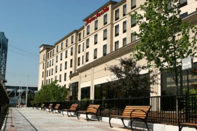 Hampton Inn & Suites Newark / Harrison Riverwalk - 