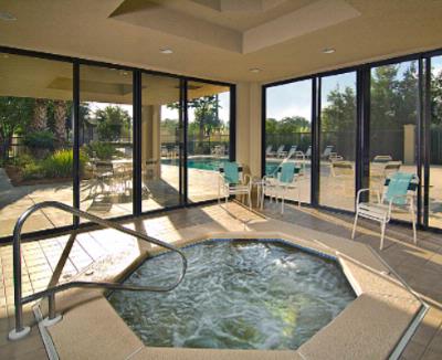 Courtyard by Marriott Jacksonville - Indoor/outdoor Hot Tub