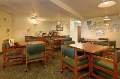 Travelodge Suites - Breakfast Room