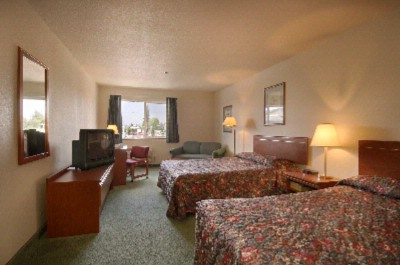 Travelodge Suites - Two Queen Bed Rooms