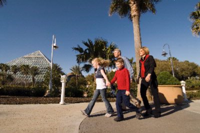Moody Gardens Hotel - Make It A Fun Day For Entire Family!