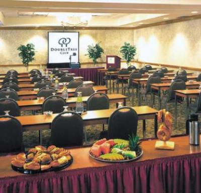 Doubletree Club Hotel Dallas Farmers Branch - 