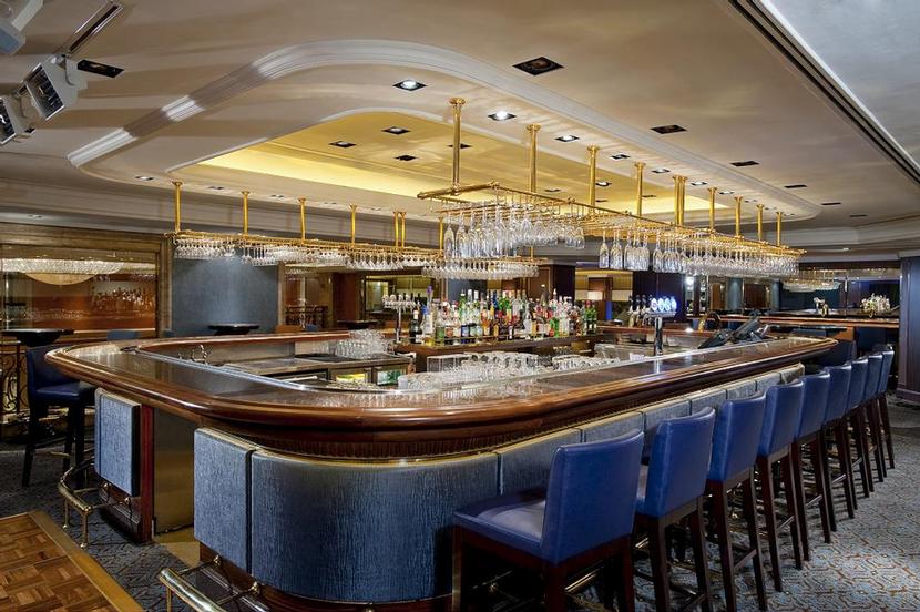 Avenue Restaurant & Bar