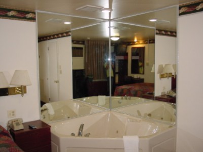 Red Carpet Inn - Jacuzzi Rooms