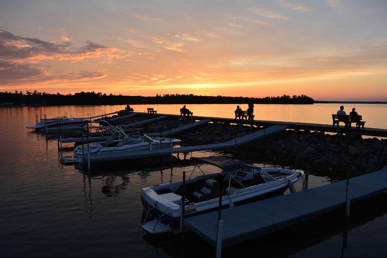 CHASE ON THE LAKE RESORT HOTEL Walker MN 502 Cleveland 56484