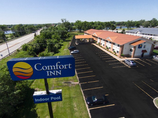 COMFORT INN® MOLINE QUAD CITIES Moline IL 2600 52nd 61265