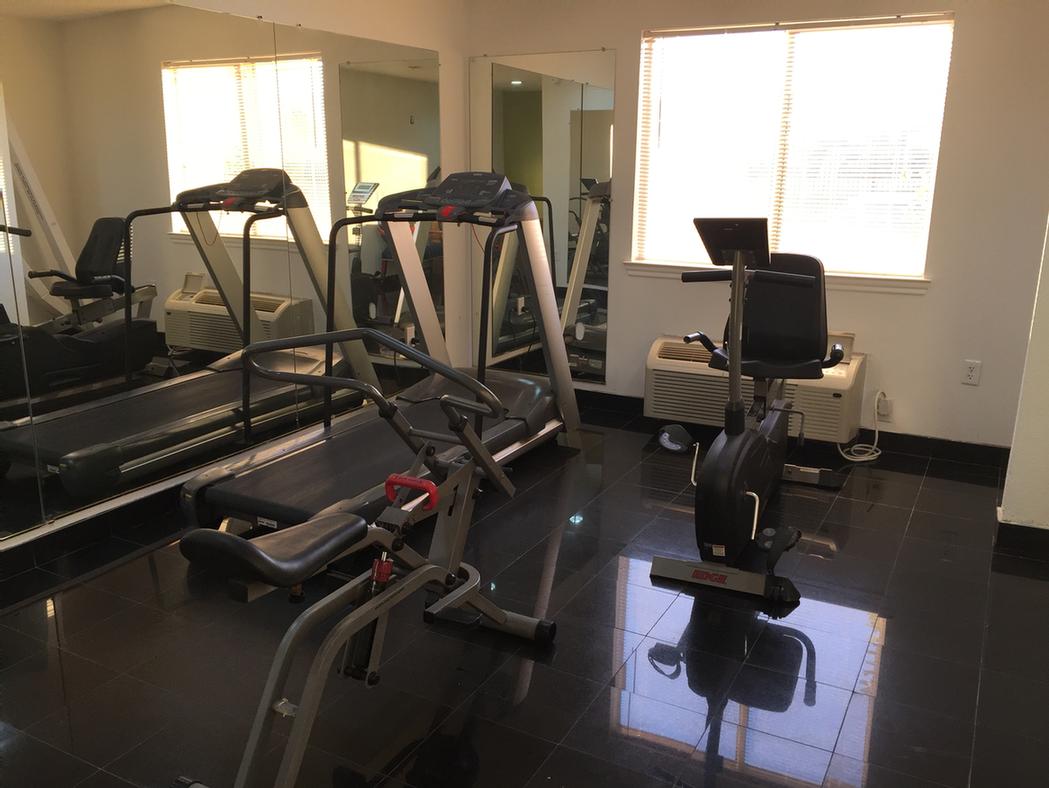 STUDIO 6 DALLAS, TX - Dallas TX 10326 Finnell 75220