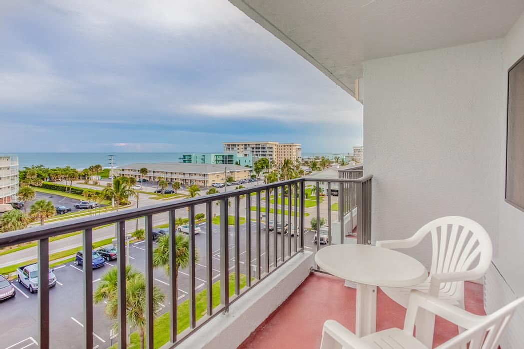 BEACHSIDE HOTEL & SUITES Cocoa Beach FL 3901 North Atlantic 32931