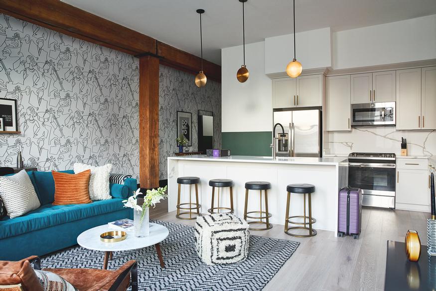 ROAMI AT THE BRANDYWINE New Orleans LA 888 Baronne 70113